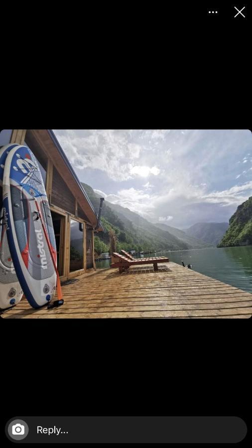 Lake House Perucac Rastiste Екстер'єр фото